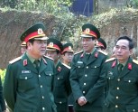 Trung tướng Dương Đức Hòa-tư lệnh quân khu 2 thăm và kiểm tra các huyện phía tây của tỉnh Yên Bái