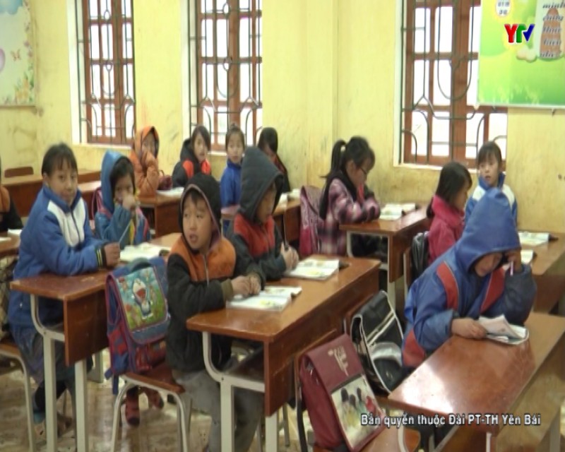 Các trường học trên địa bàn huyện Mù Cang Chải phòng chống rét cho học sinh