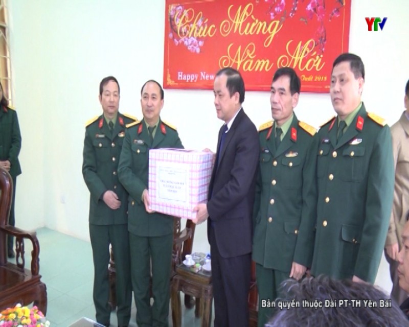 Đồng chí Tạ Văn Long - PCT Thường trực UBND tỉnh chúc Tết tại TP Yên Bái