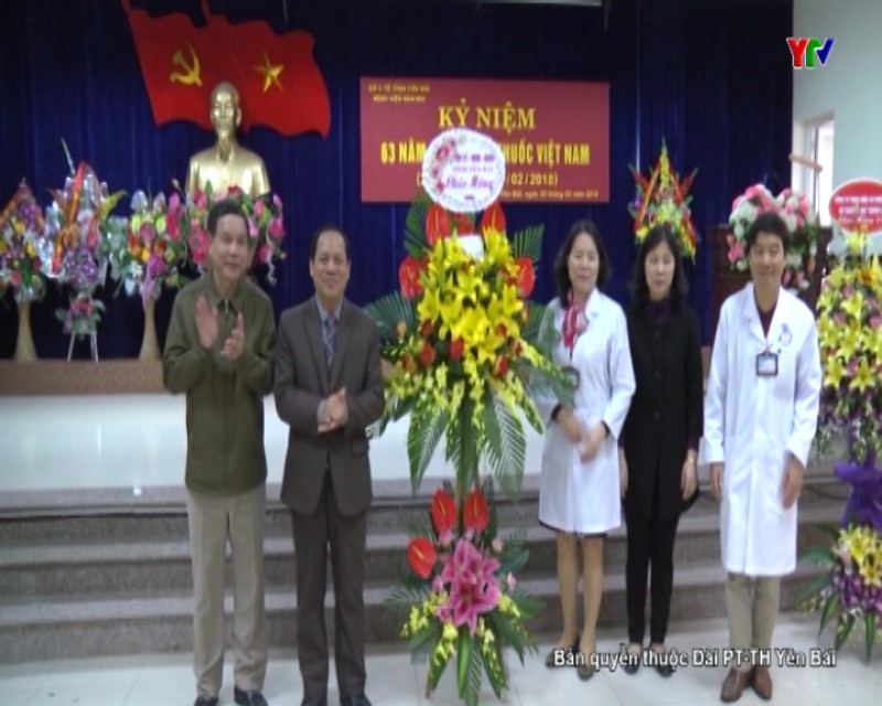 Đồng chí Triệu Tiến Thịnh - Phó Chủ tịch HĐND tỉnh chúc mừng Bệnh viện Sản - Nhi Yên Bái