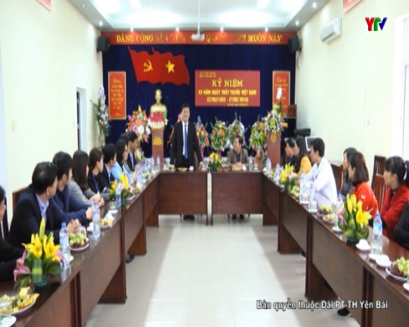 Đồng chí Nguyễn Chiến Thắng - PCT UBND tỉnh chúc mừng Bệnh viện Nội tiết tỉnh