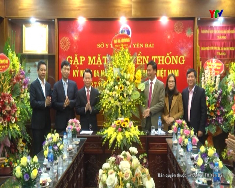 Đồng chí Chủ tịch UBND tỉnh Đỗ Đức Duy chúc mừng Sở Y tế nhân Ngày Thầy thuốc Việt Nam