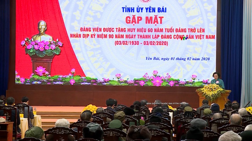Tỉnh ủy Yên Bái gặp mặt các đảng viên được tặng Huy hiệu 60 năm tuổi Đảng trở lên