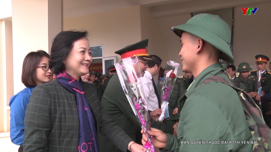 Đồng chí Bí thư Tỉnh ủy Phạm Thị Thanh Trà dự Lễ giao, nhận quân năm 2020 tại huyện Yên Bình