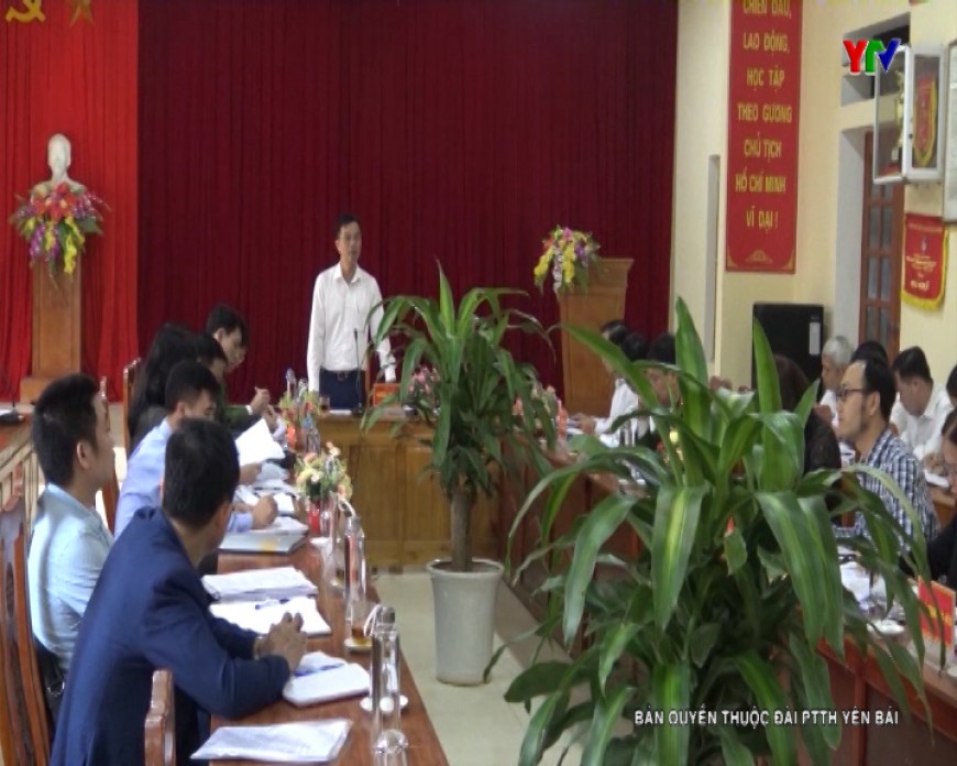 Đồng chí Phó Chủ tịch UBND tỉnh Dương Văn Tiến làm việc tại huyện Văn Yên