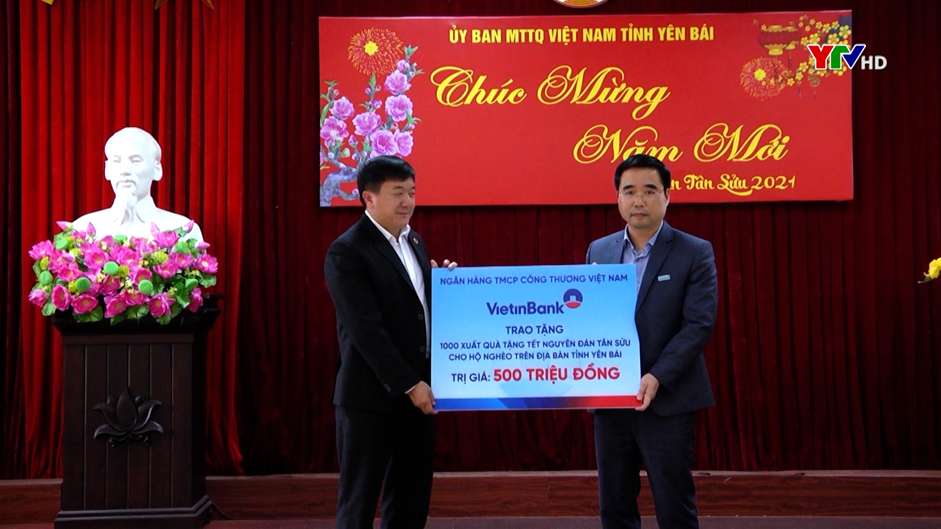 Yên Bái tiếp nhận 1.000 suất quà Tết của Ngân hàng VietinBank chi nhánh tỉnh Yên Bái trao tặng hộ nghèo