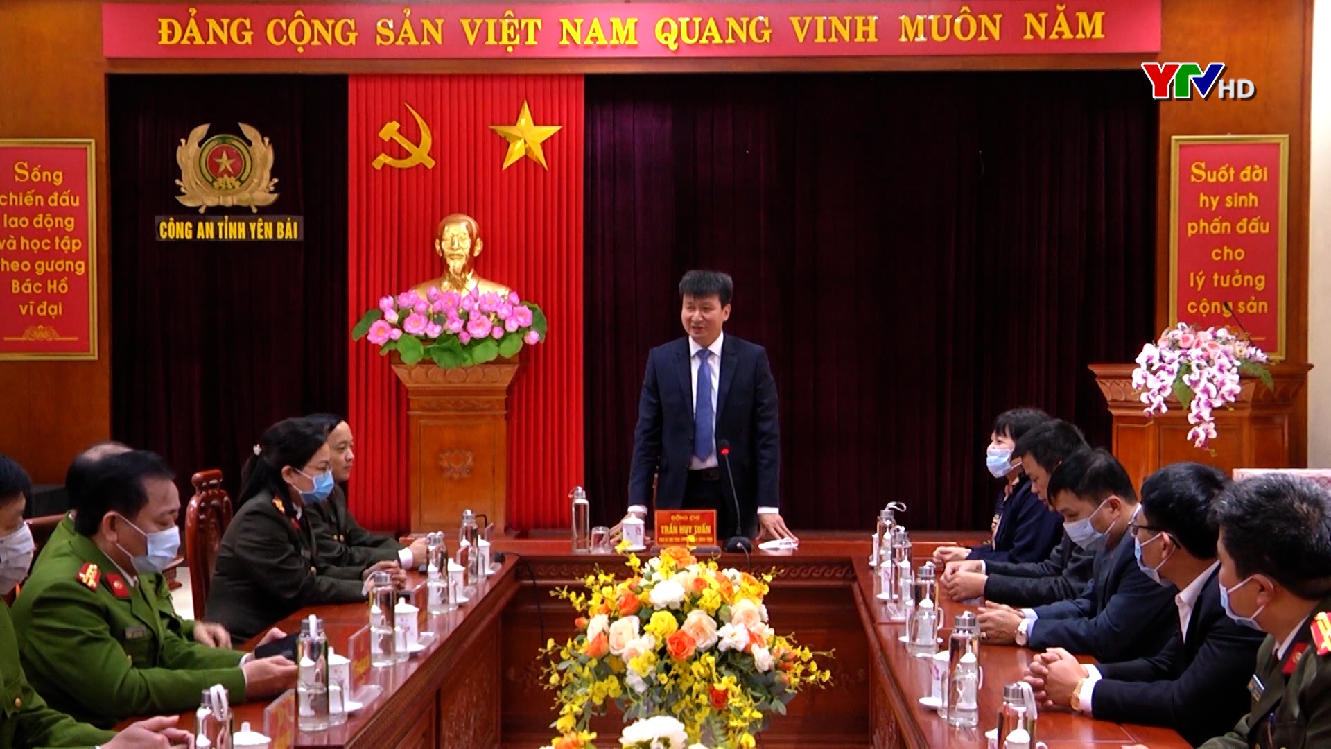 Đồng chí Trần Huy Tuấn - Phó Bí thư Tỉnh ủy - Chủ tịch UBND tỉnh chúc Tết một số cơ quan, đơn vị