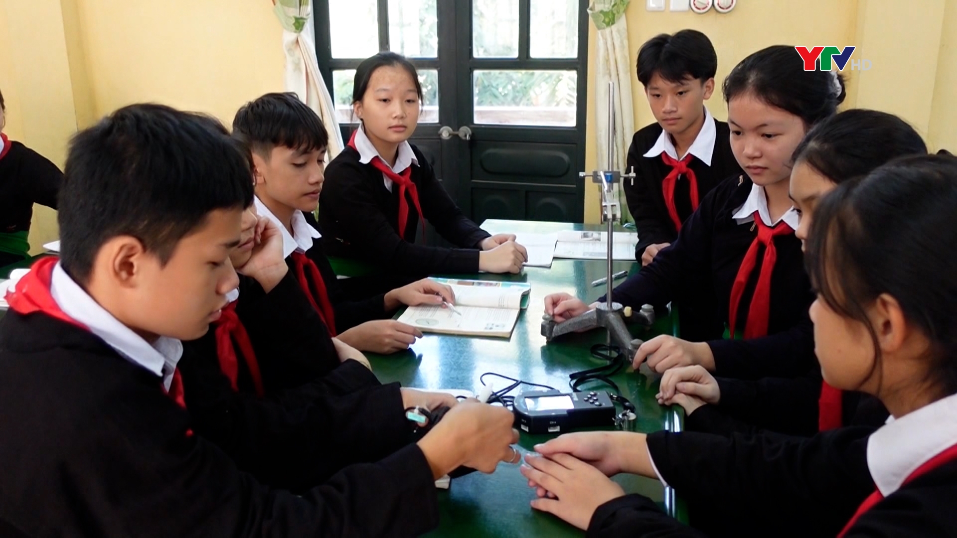 Lục Yên: 100% các trường học tuyên truyền thực hiện cải cách hành chính
