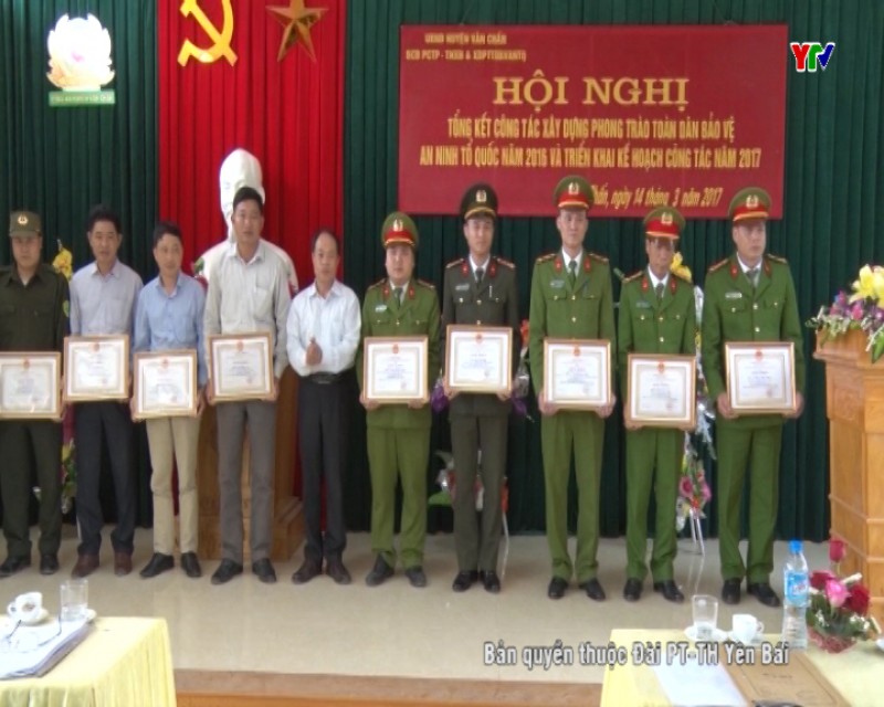 Huyện Văn Chấn triển khai phong trào bảo vệ ANTQ năm 2017