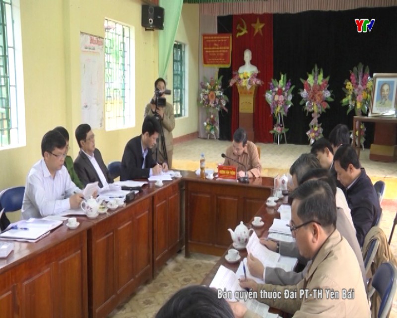 Đ/c Dương Văn Thống - Phó Bí thư thường trực Tỉnh ủy làm việc tại xã Hưng Thịnh huyện Trấn Yên