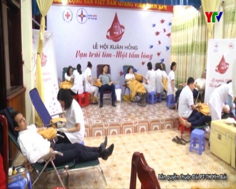 Chương trình hiến máu nhân đạo "Lễ hội xuân hồng"