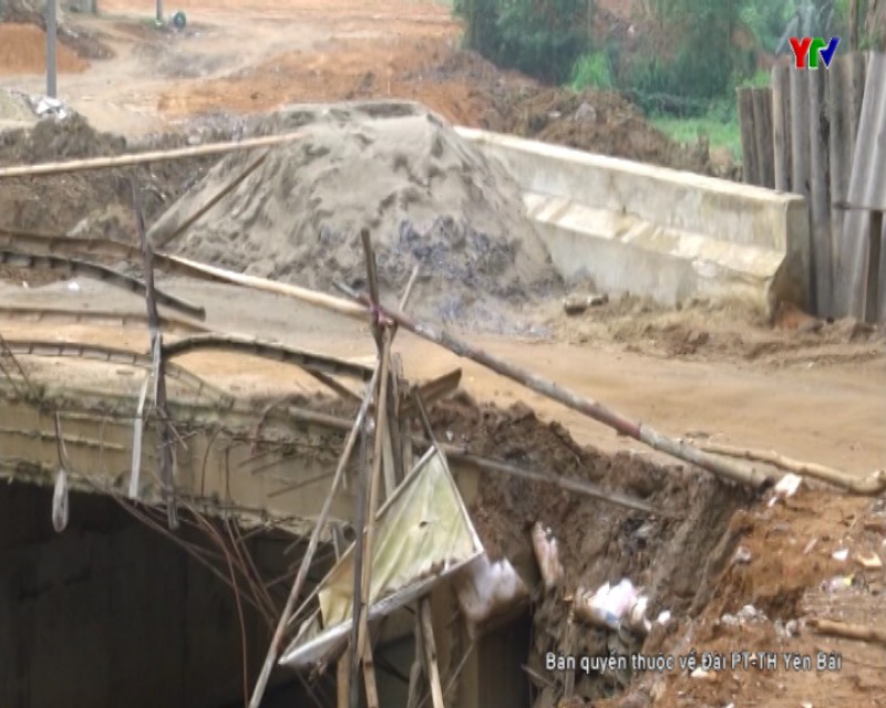 Cần đẩy nhanh tiến độ thi công cầu vào Trường mầm non Yên Thịnh – TP Yên Bái