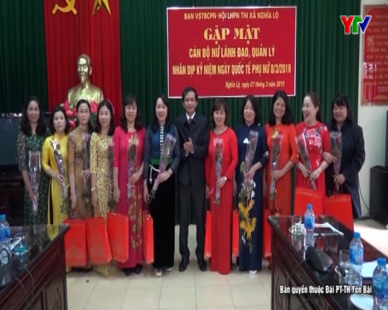 Thị xã Nghĩa Lộ gặp mặt nữ cán bộ lãnh đạo, quản lý nhân Ngày Quốc tế phụ nữ