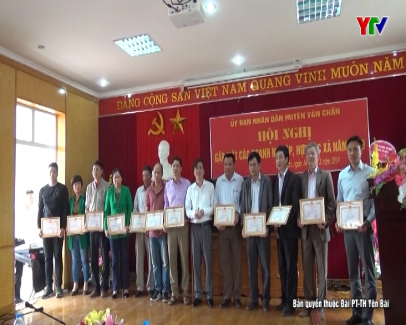 Huyện Văn Chấn gặp mặt các doanh nghiệp, hợp tác xã tiêu biểu năm 2018