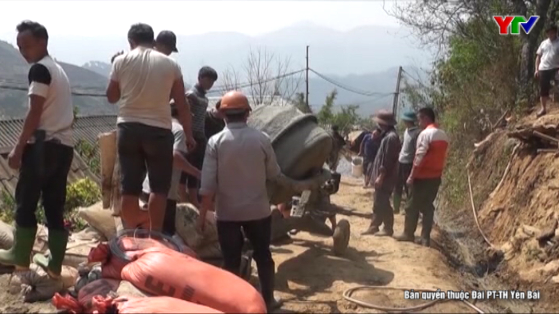 Bê tông hóa 2,5 km đường giao thông tại xã La Pán Tẩn, huyện Mù Cang Chải