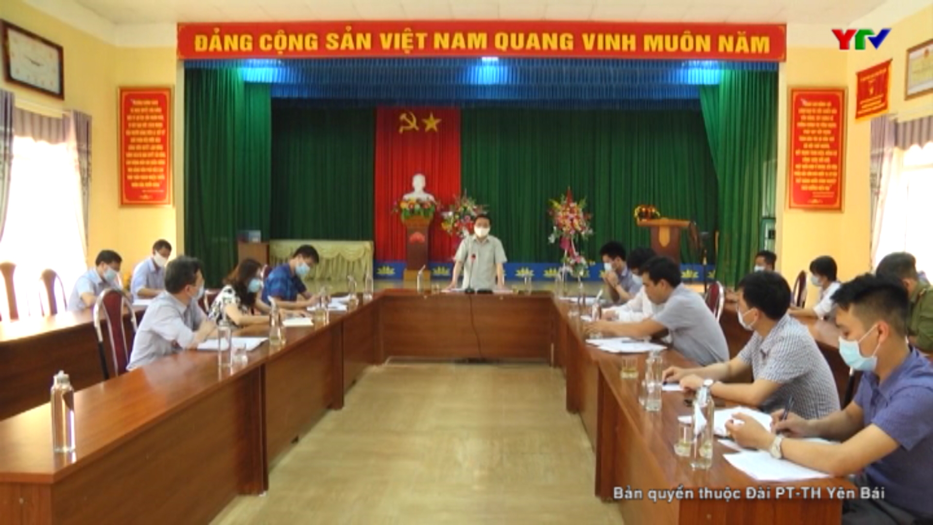 Đồng chí Trưởng Ban Dân vận Tỉnh ủy Hoàng Xuân Nguyên làm việc tại huyện Trấn Yên