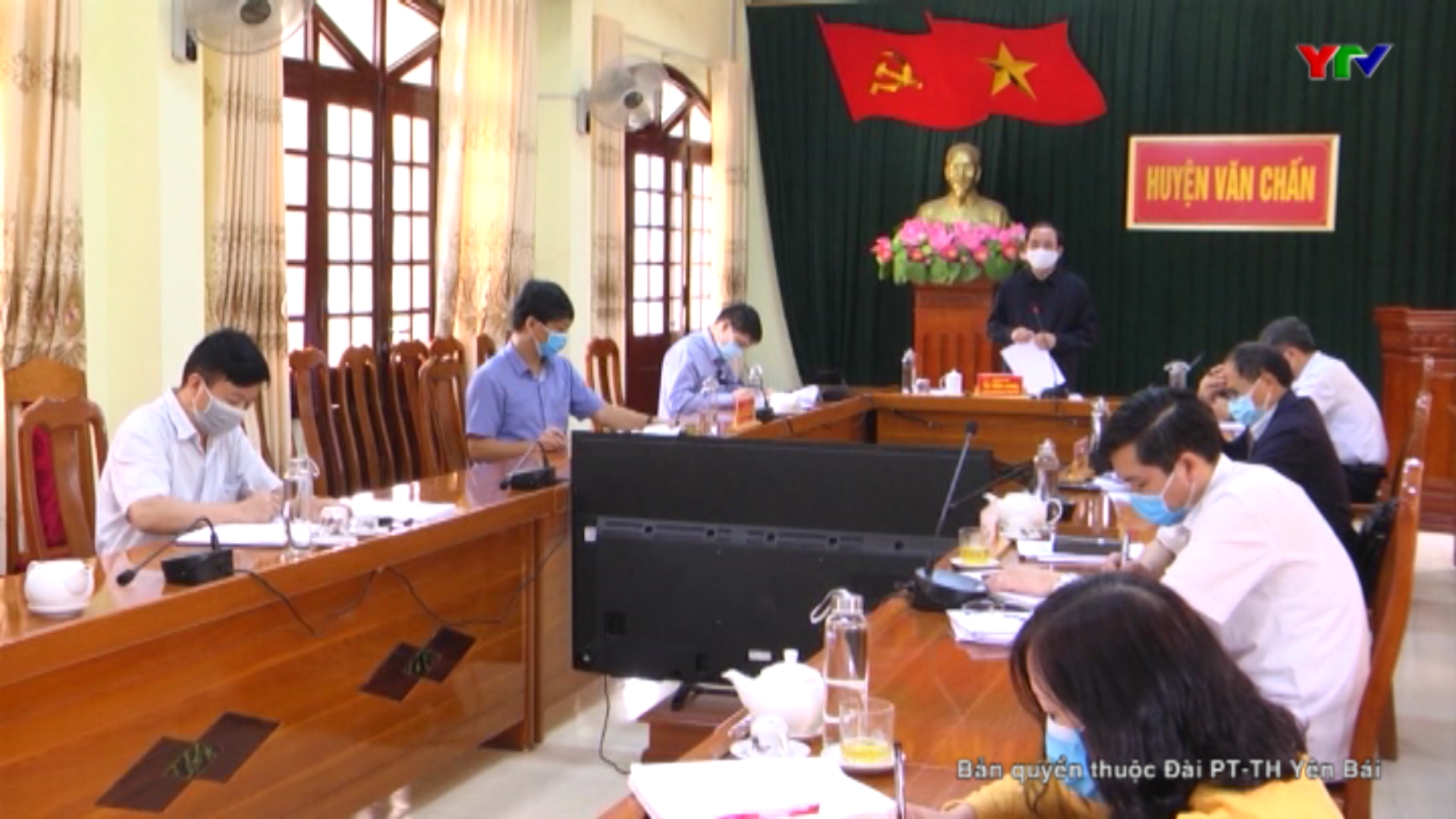 Đồng chí Phó Chủ tịch Thường trực UBND tỉnh Tạ Văn Long làm việc tại huyện Văn Chấn