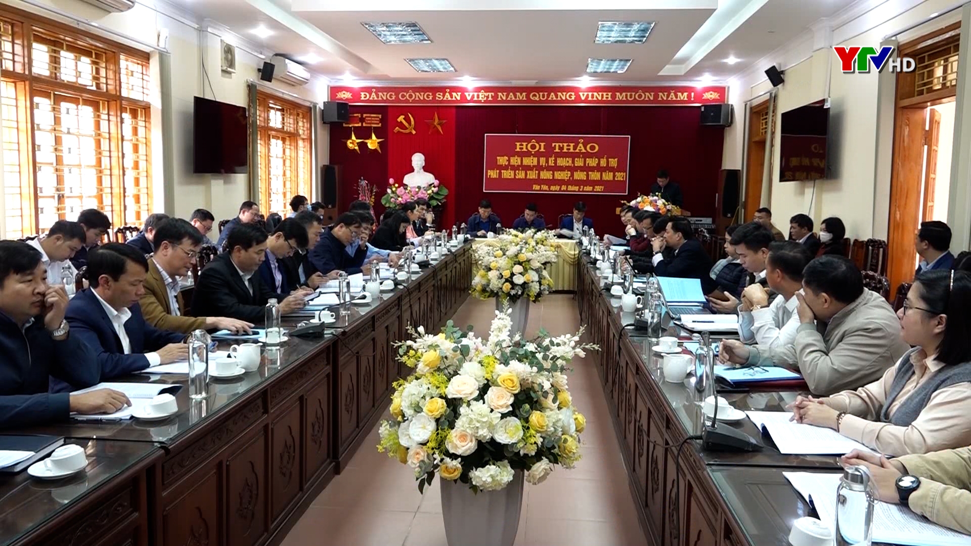 Huyện Văn Yên bàn giải pháp hỗ trợ phát triển nông nghiệp