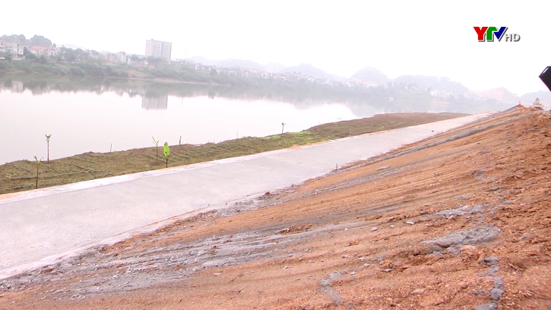 Công trình đê chống ngập sông Hồng phấn đấu hoàn thành vào cuối tháng 6 năm 2021
