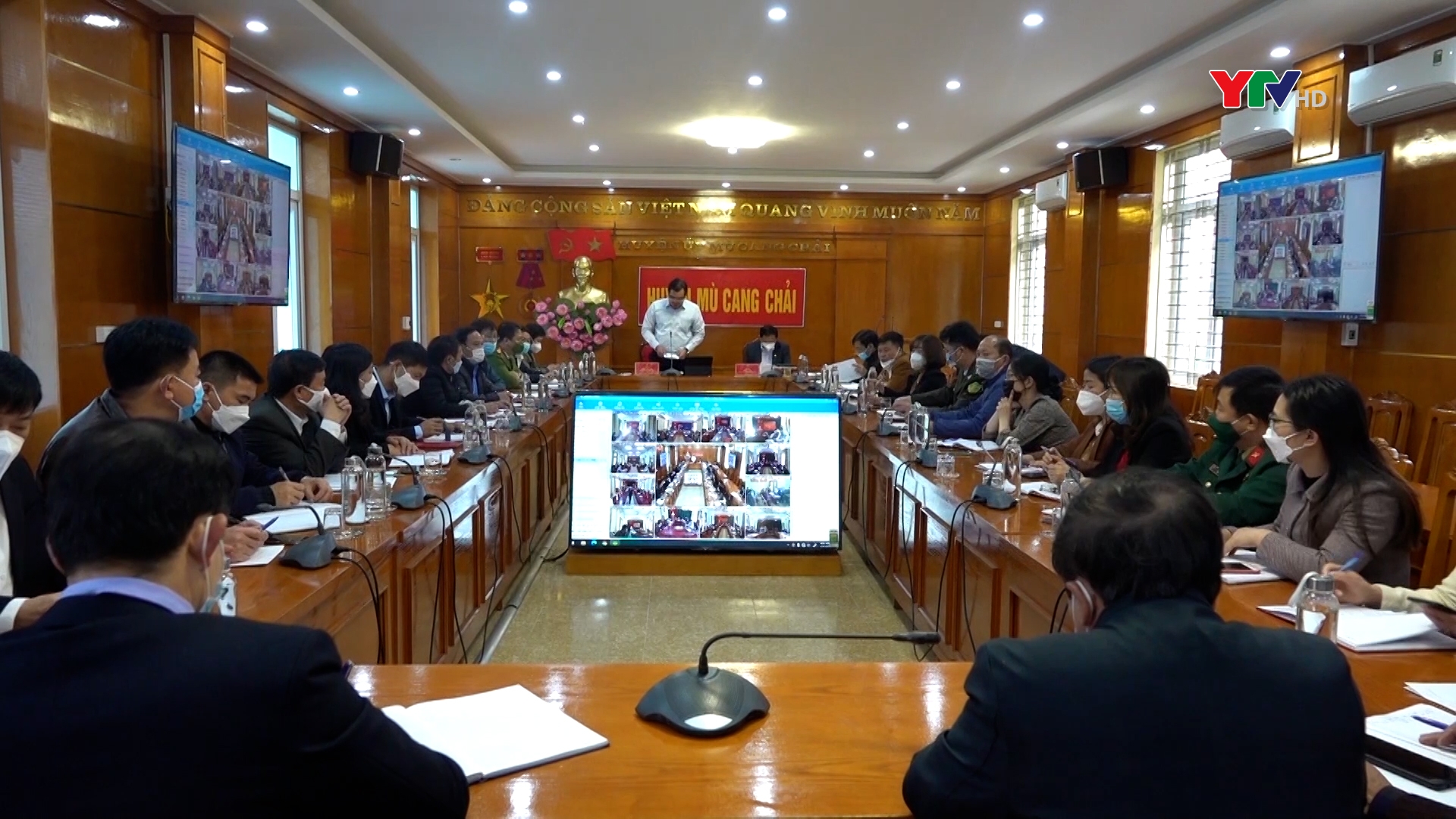 Huyện ủy Mù Cang Chải tổ chức Hội nghị trực tuyến triển khai công tác xây dựng đảng năm 2022