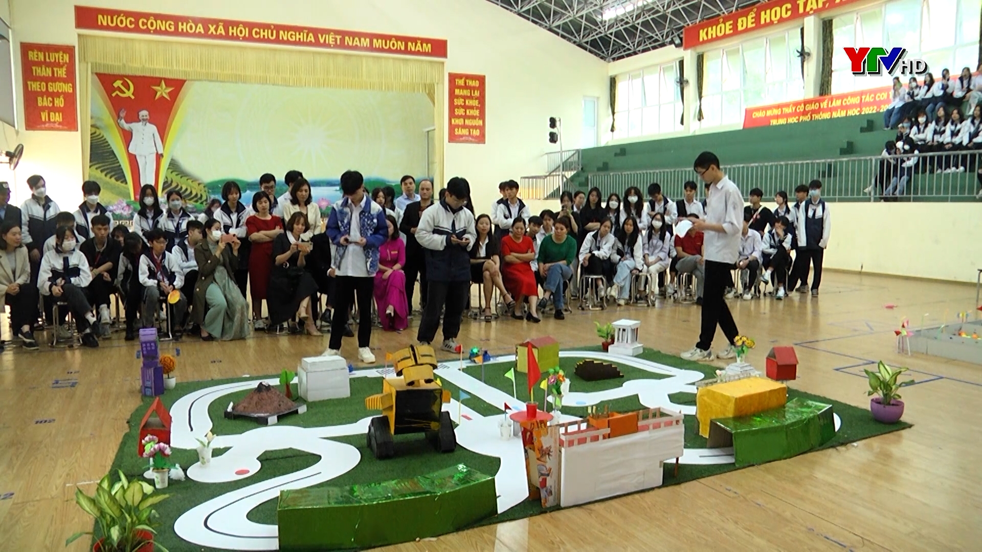Ngày hội STEM tại trường THPT Chuyên Nguyễn Tất Thành