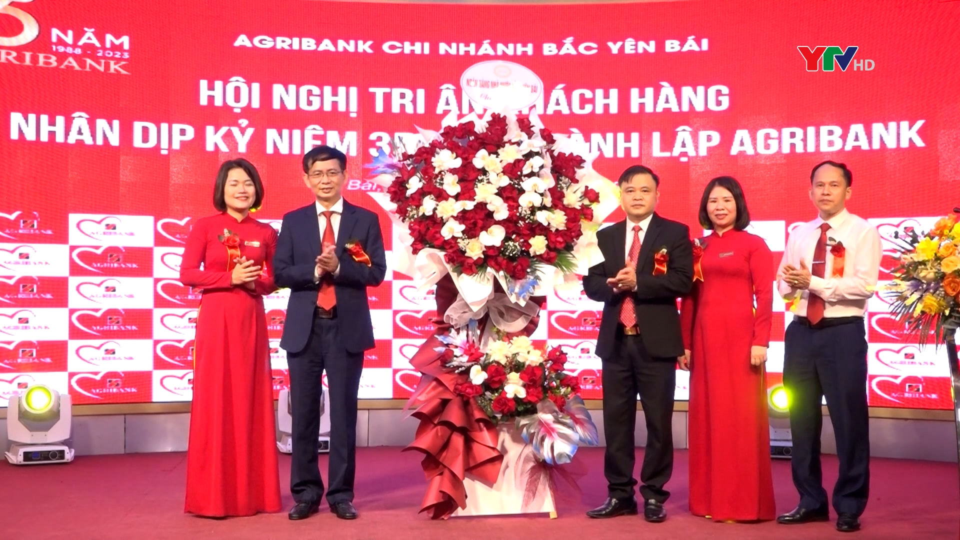 Ngân hàng NN và PTNT chi nhánh Bắc Yên Bái gặp mặt tri ân khách hàng nhân kỷ niệm 35 năm Ngày thành lập