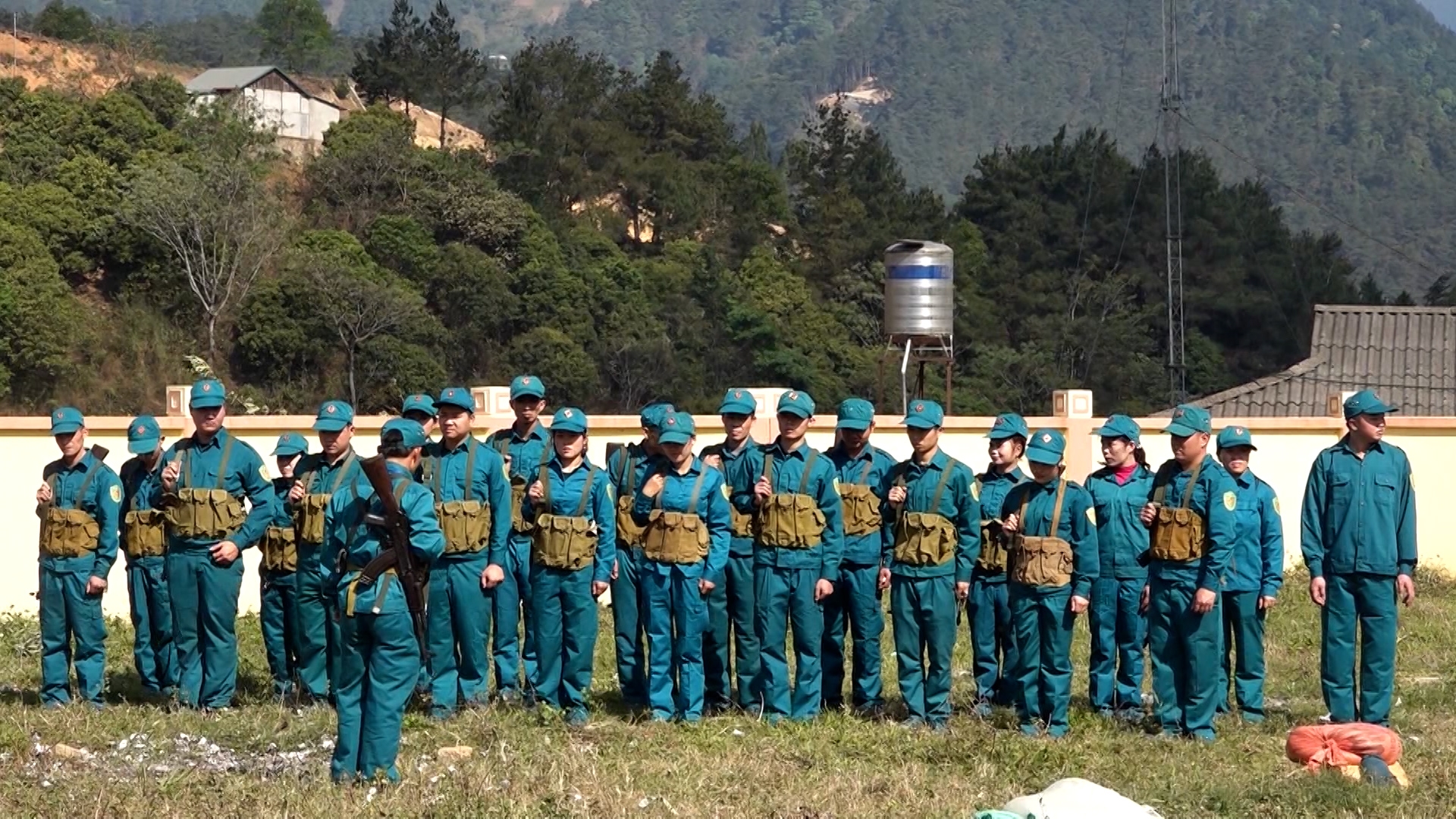 Huấn luyện điểm dân quân tự vệ năm 2023 tại thị trấn Trạm Tấu, huyện Trạm Tấu