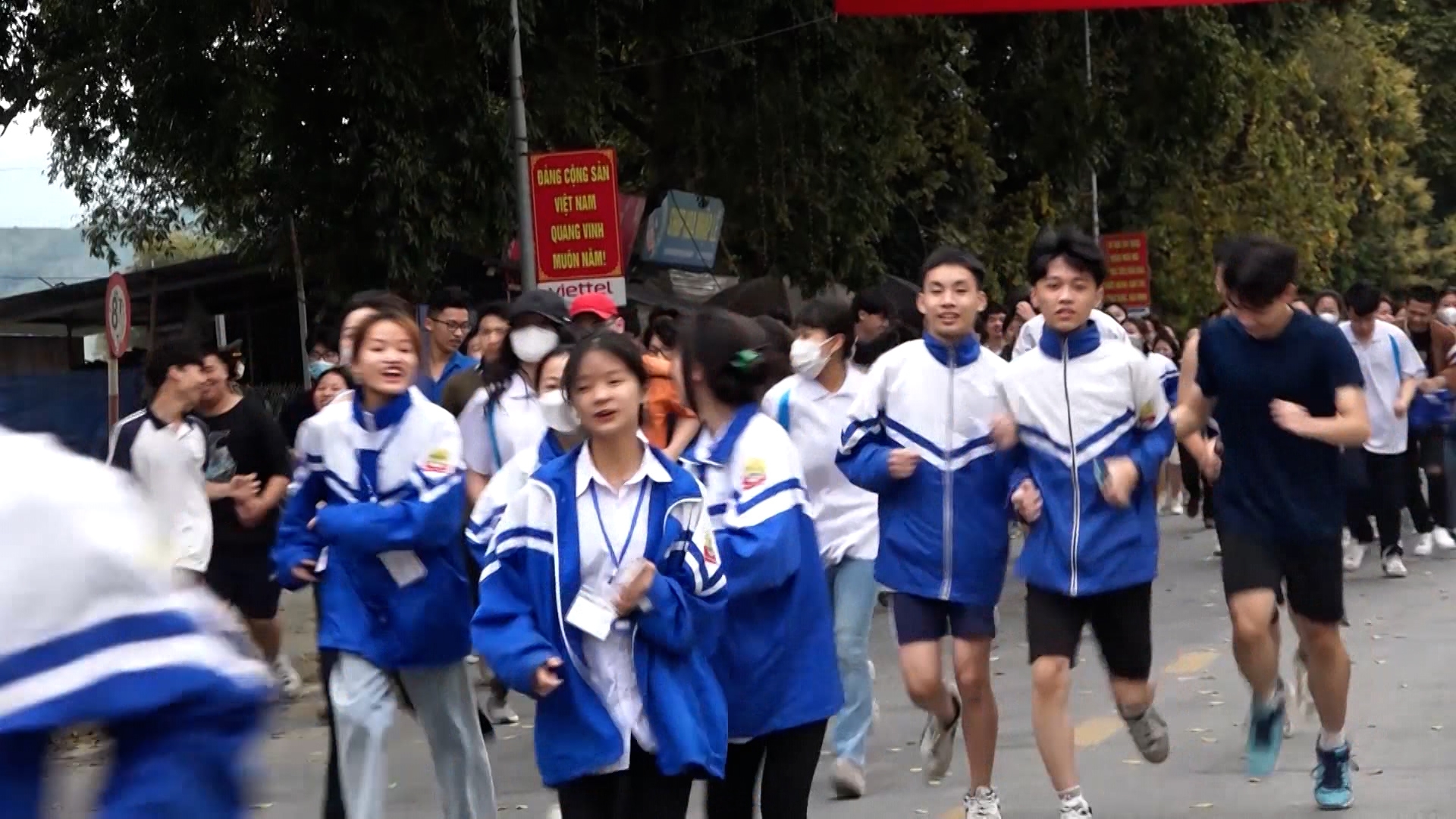 Thị xã Nghĩa Lộ và huyện Mù Cang Chải hưởng ứng Ngày chạy Olympic vì sức khoẻ toàn dân