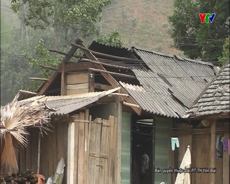 29 nhà dân ở xã Lang Thíp huyện Văn Yên bị tốc mái do mưa lớn