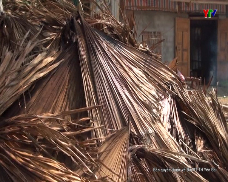 Lục Yên: Dông lốc làm 5 nhà dân bị sập đổ hoàn toàn