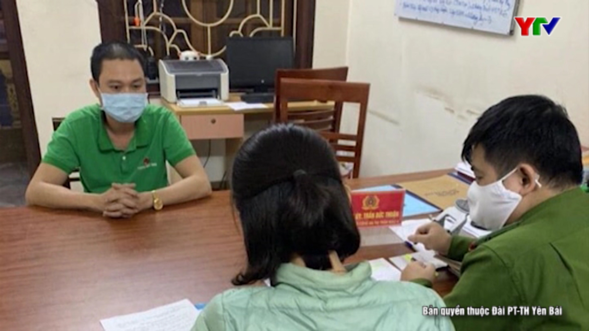 Chủ cửa hàng điện tử ở thị trấn Mậu A, huyện Văn Yên bị xử phạt vì không tạm dừng hoạt động kinh doanh