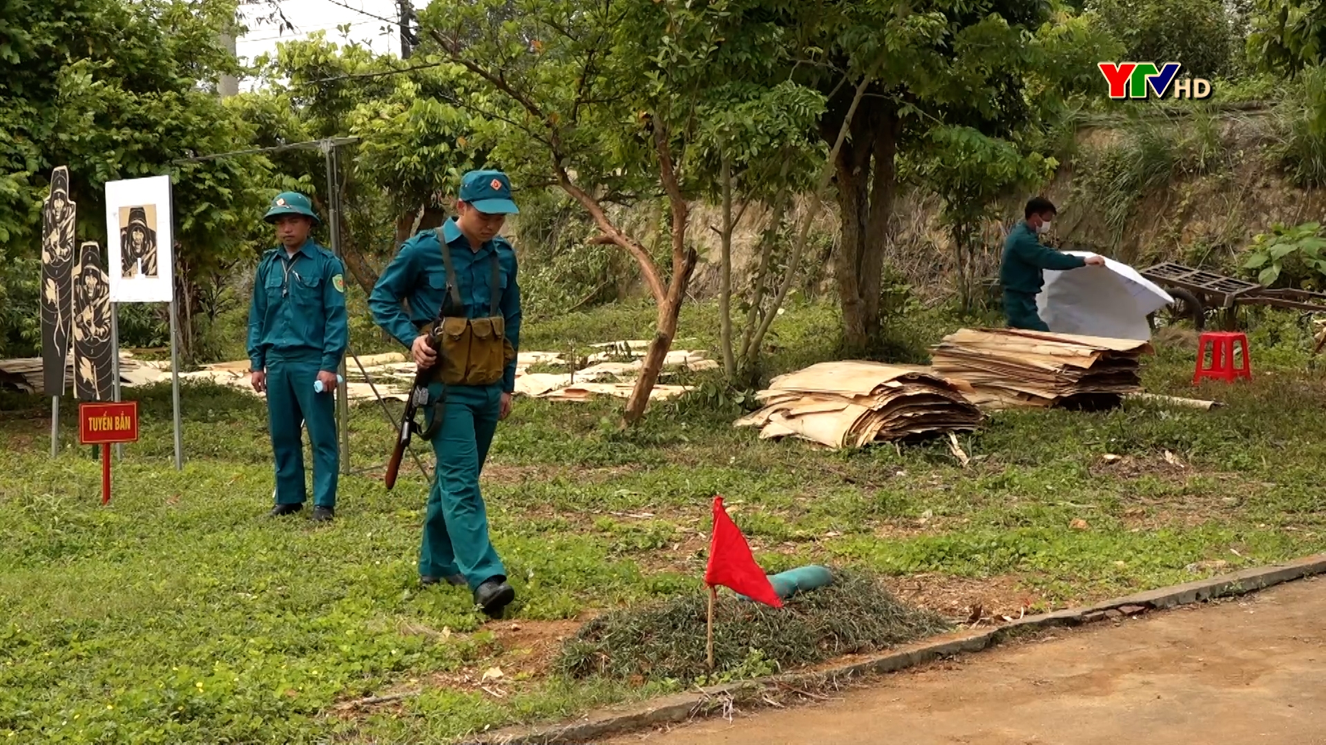 Thị trấn Nông trường Liên Sơn, huyện Văn Chấn huấn luyện điểm dân quân năm 2022