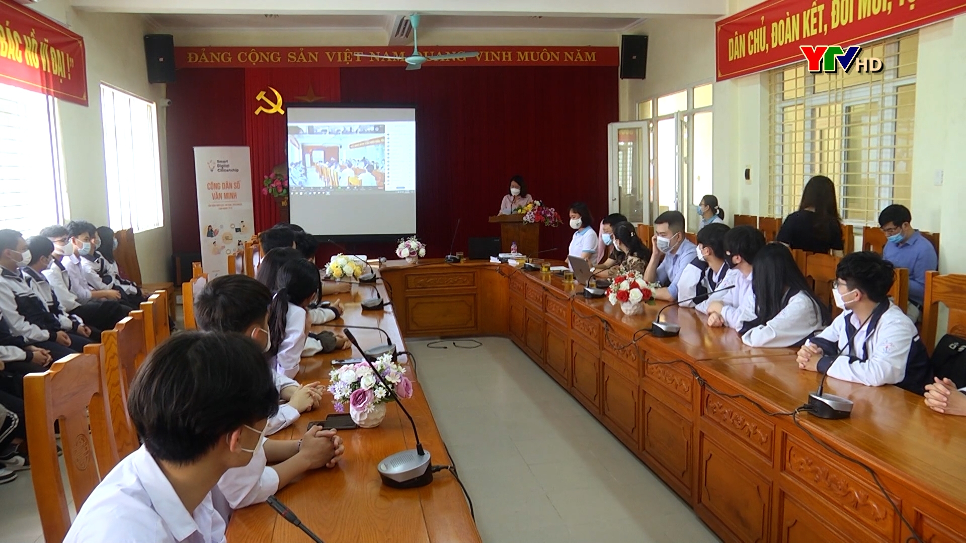 Hơn 1.000 học sinh của Trường THPT Chuyên Nguyễn Tất Thành tham gia chương trình phổ biến kiến thức, kỹ năng an toàn trên mạng Internet