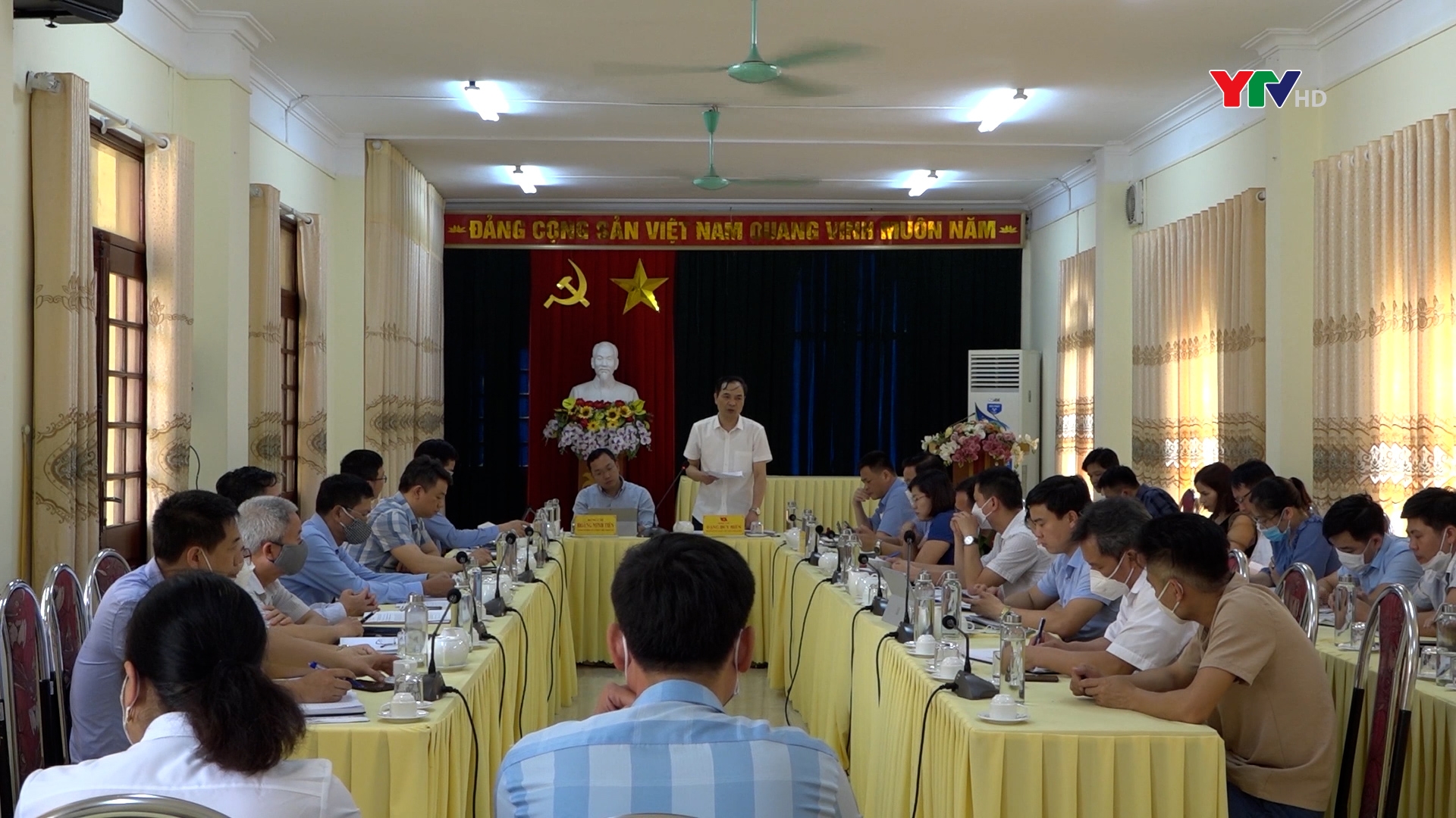 Sở Thông tin và Truyền thông làm việc với huyện Văn Chấn về chuyển đổi số.