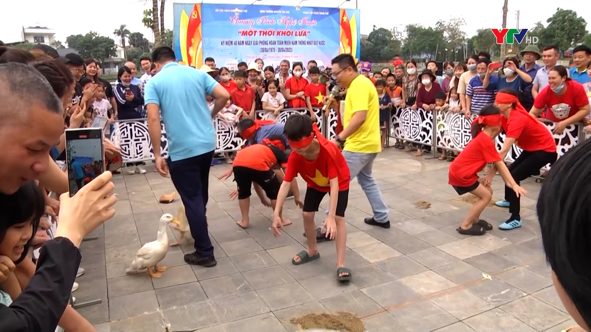 Thành phố Yên Bái tổ chức các trò chơi dân gian trên tuyến phố đi bộ Lý Đạo Thành