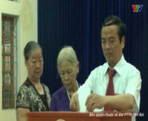 Đ/c Hoàng Xuân Nguyên –Phó Chủ tịch UBND tỉnh bầu cử tại thị trấn Cổ Phúc huyện Trấn Yên