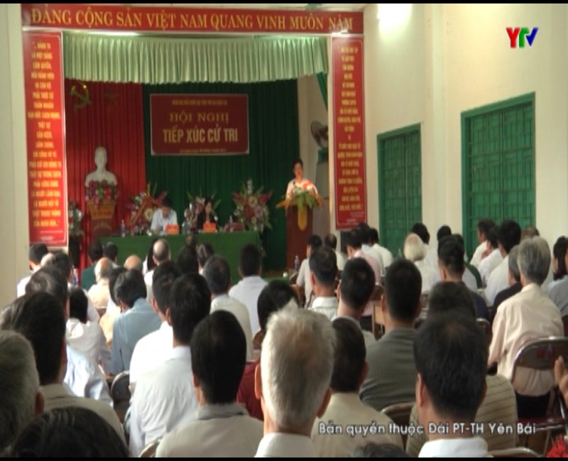 Đoàn ĐBQH khóa XIV tỉnh Yên Bái tiếp xúc cử tri huyện Văn Chấn