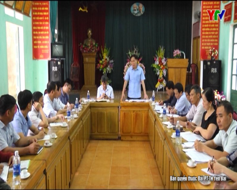 Phó Chủ tịch UBND tỉnh Nguyễn Văn Khánh chỉ đạo công tác dập dịch tả lợn châu Phi tại huyện Văn Chấn