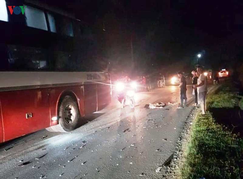 Lục Yên: Xe khách giường nằm va chạm với xe máy, 2 học sinh tử vong
