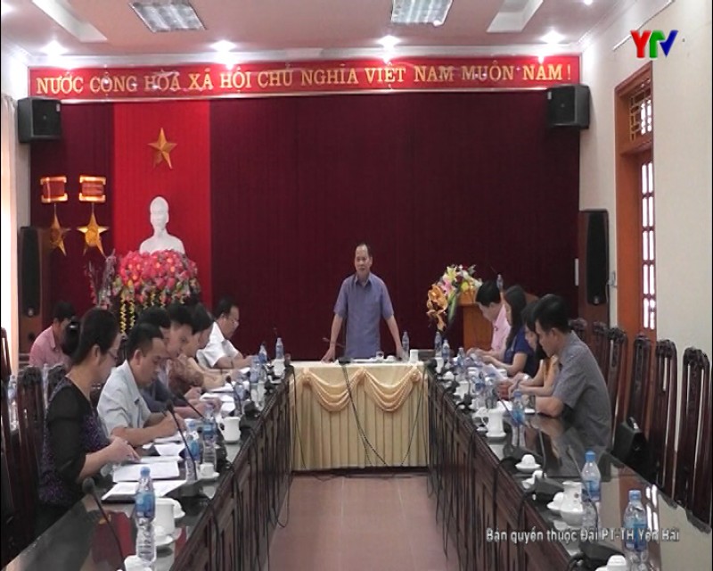 Đồng chí Phó Chủ tịch HĐND tỉnh Triệu Tiến Thịnh giám sát việc thực hiện chính sách pháp luật về phát triển HTX, tổ hợp tác tại huyện Văn Yên