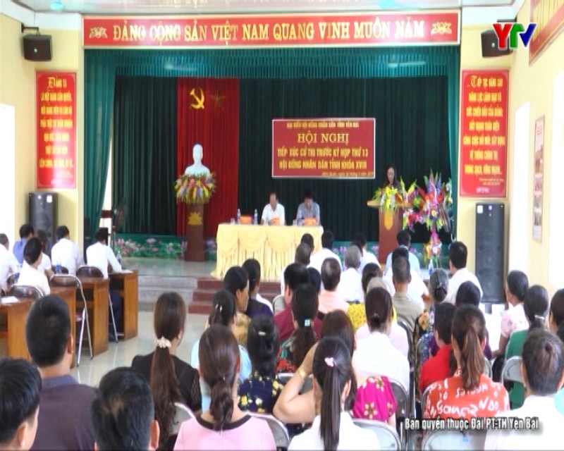 Đồng chí Phó Chủ tịch HĐND tỉnh Triệu Tiến Thịnh tiếp xúc cử tri huyện Trấn Yên