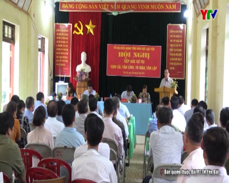 Đồng chí  Phó Chủ tịch Thường trực UBND tỉnh Tạ Văn Long tiếp xúc cử tri huyện Lục Yên