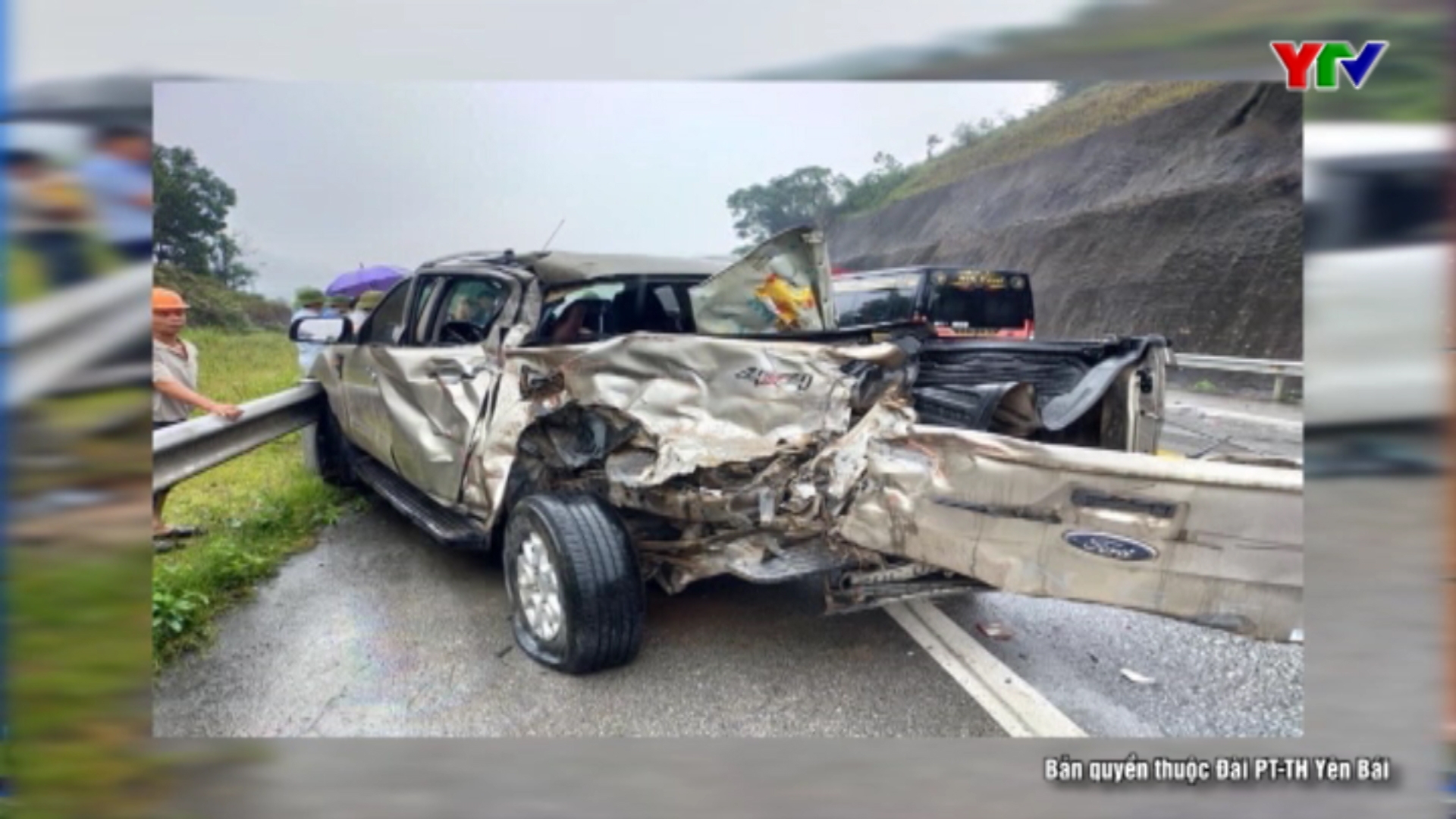 Tai nạn giao thông trên cao tốc Nội Bài - Lào Cai làm 2 người bị thương