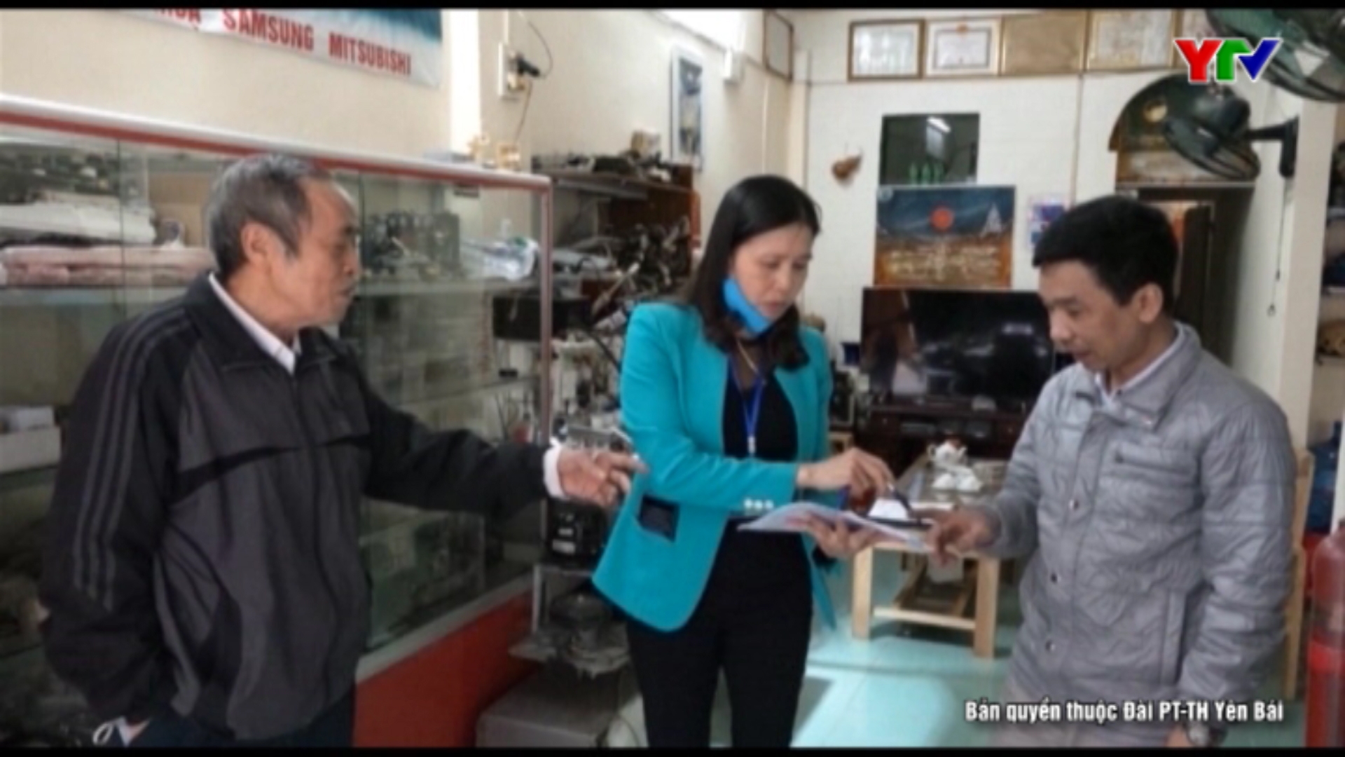 Thành phố Yên Bái hỗ trợ các hộ kinh doanh bị ảnh hưởng bởi dịch COVID – 19