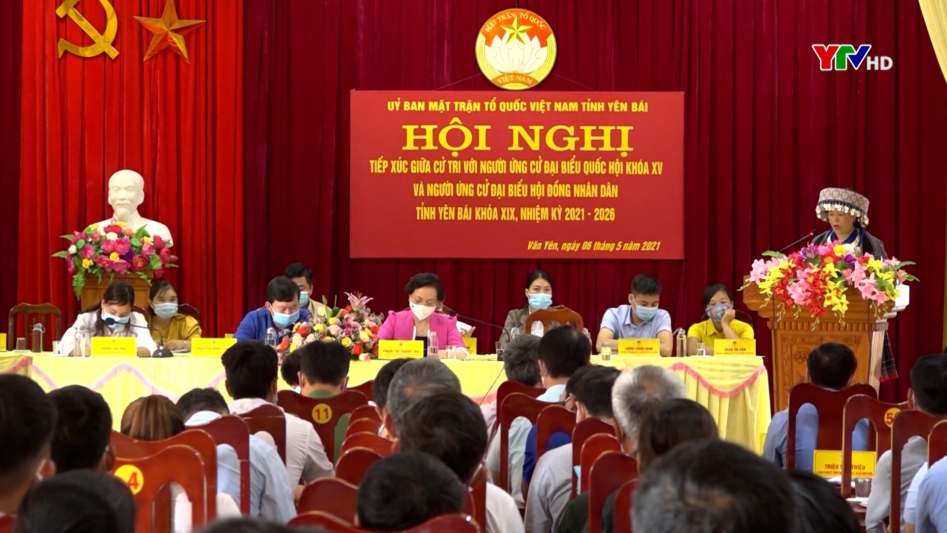 Hội nghị tiếp xúc cử tri với người ứng cử ĐBQH và HĐND tại huyện Văn Yên
