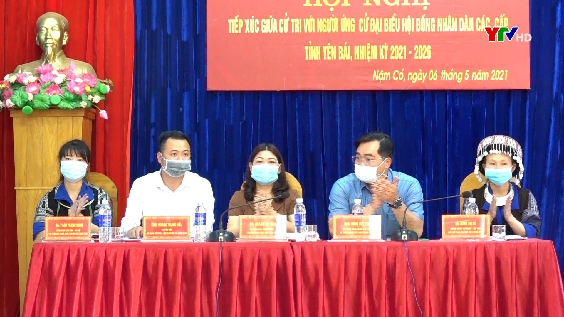 Các ứng cử viên đại biểu HĐND tỉnh Yên Bái khóa XIX tiếp xúc cử tri huyện Mù Cang Chải