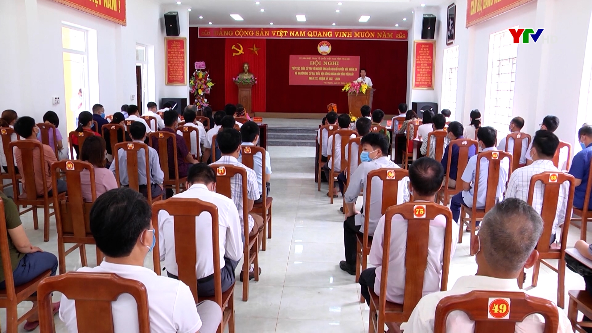 Các ứng cử viên ĐBQH và HĐND tiếp xúc cử tri tại huyện Yên Bình