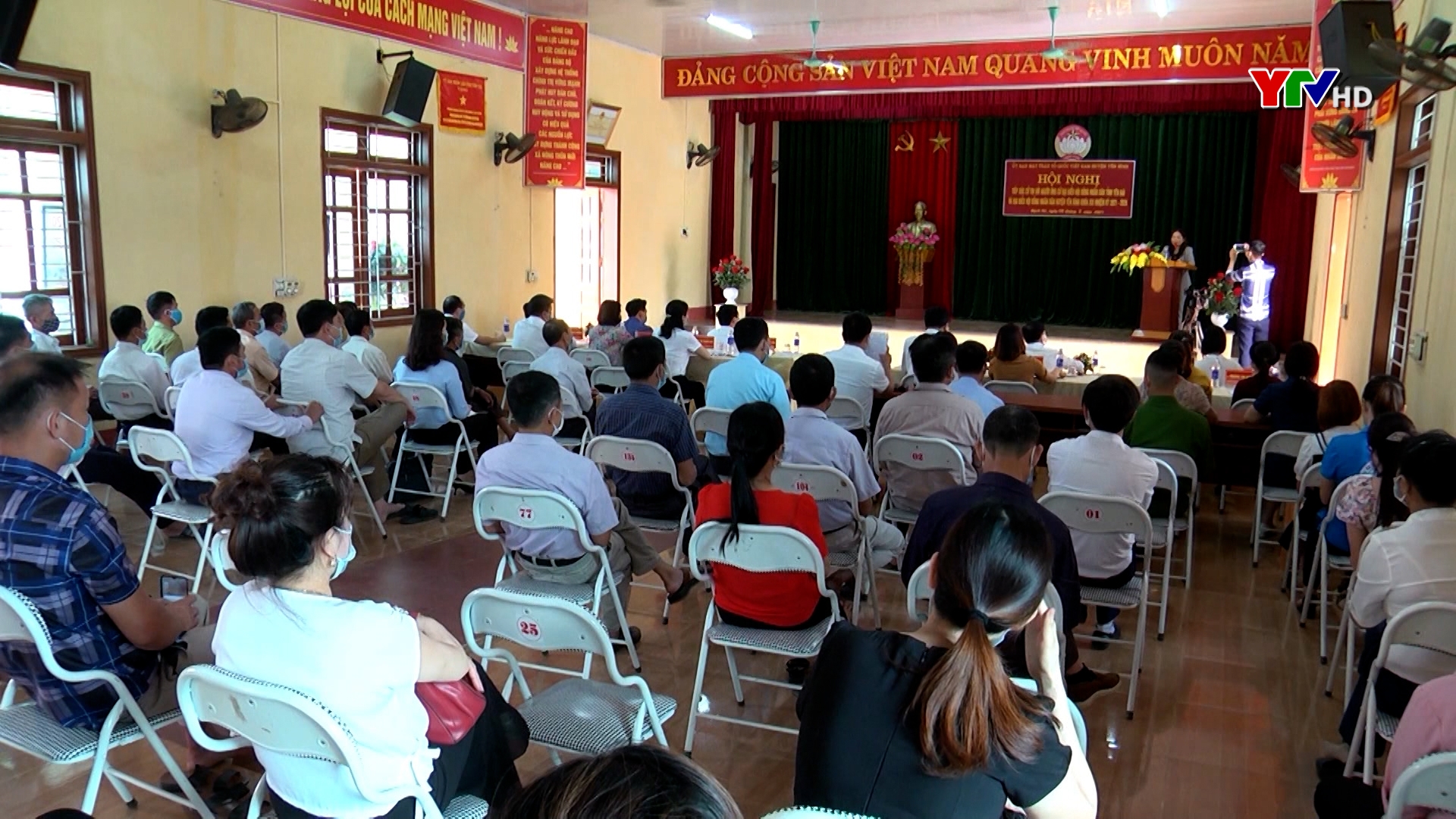 Hội nghị tiếp xúc cử tri tại huyện Yên Bình