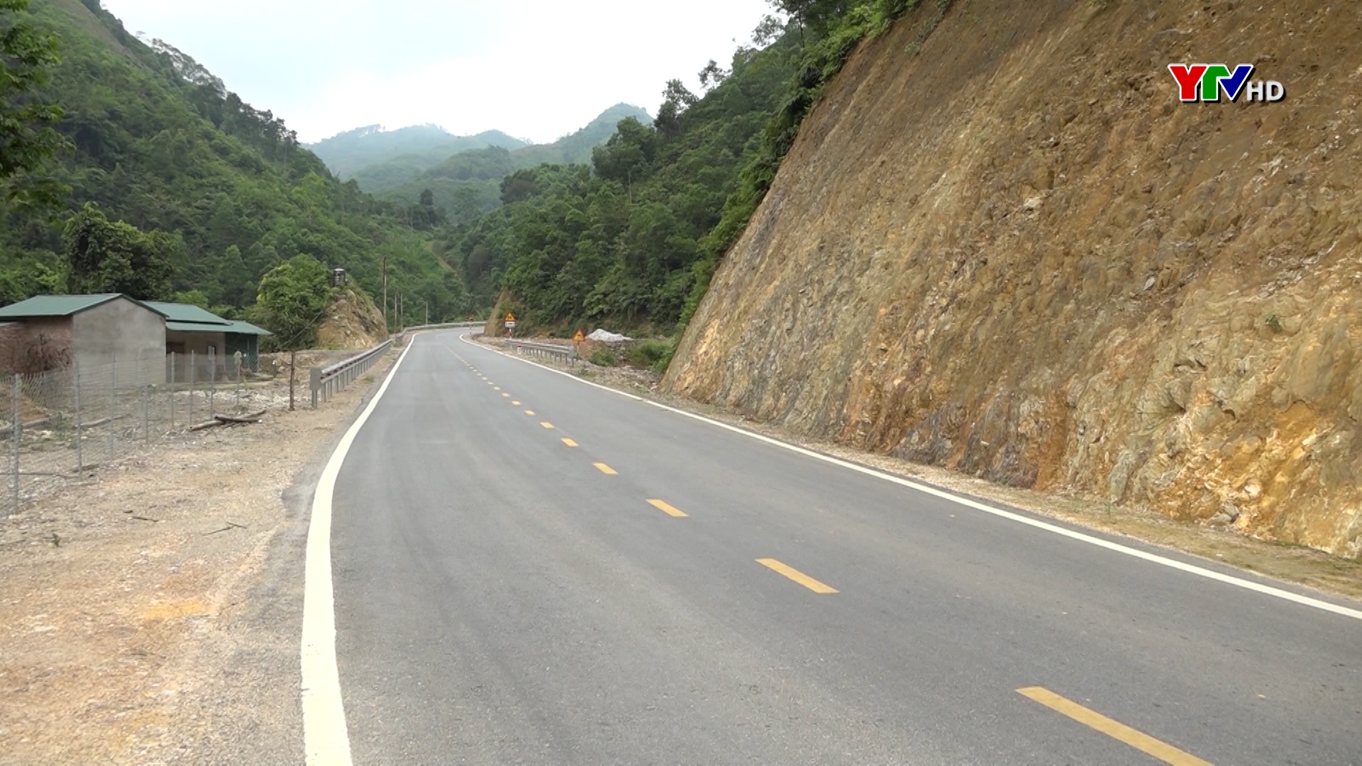 Đẩy nhanh tiến độ thi công công trình cải tạo nâng cấp đường nối quốc lộ 32 và 37 với cao tốc Nội Bài –Lào Cai