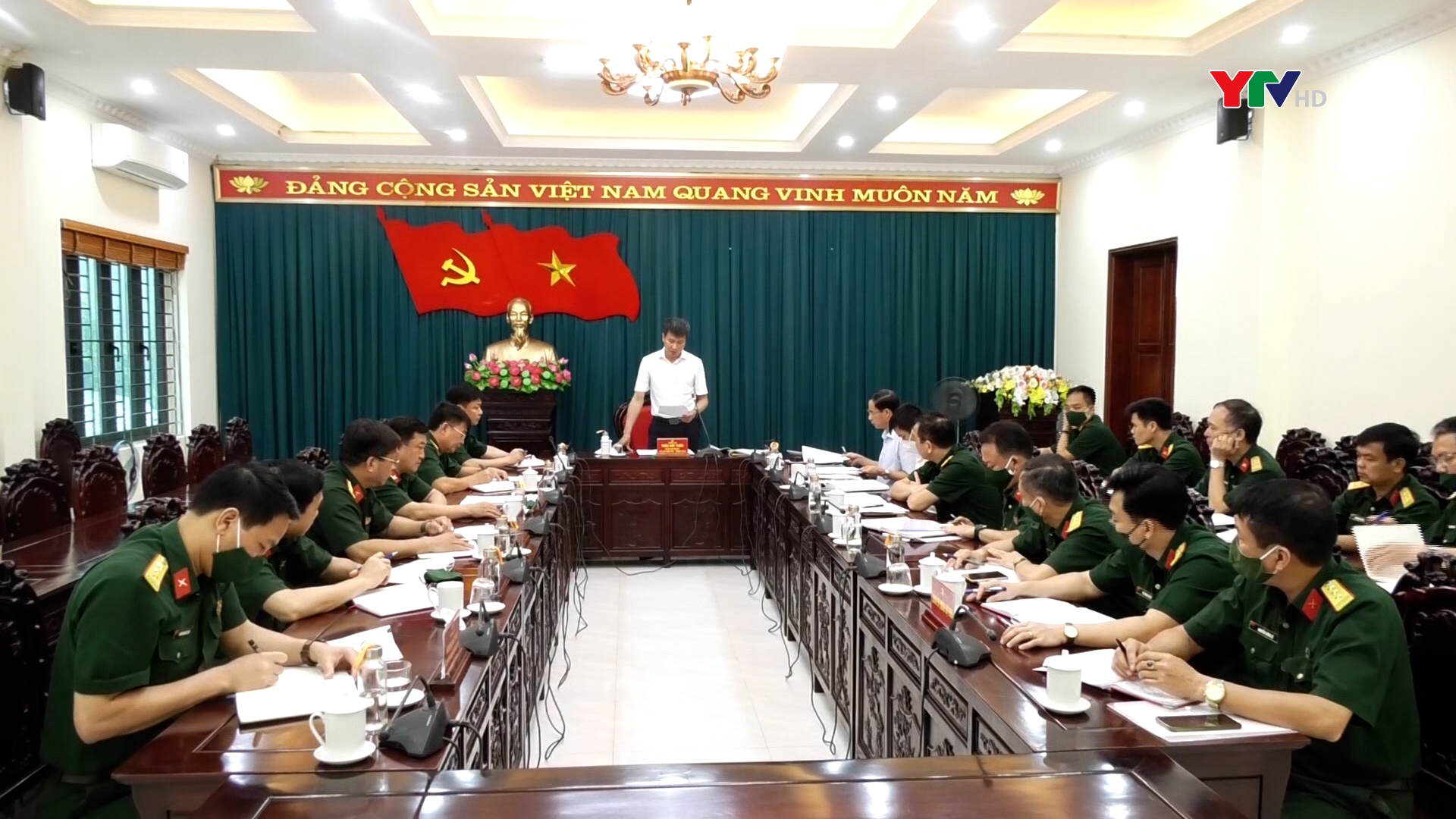 Đồng chí Chủ  tịch UBND tỉnh Trần Huy Tuấn kiểm tra việc thực hiện Nghị quyết số 24 của BCH Đảng bộ tỉnh
